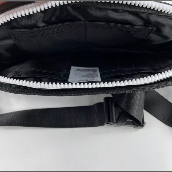 Nike Air Jordan Jumpman Logo Waist Fanny Pack - Picture 3 of 4